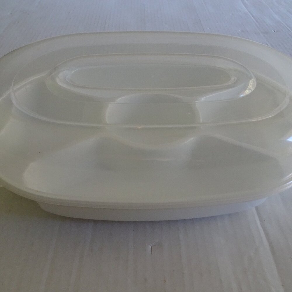 Tray - Aero Divided Party Tray with Lid - White - Five Compartments Snap on Lid